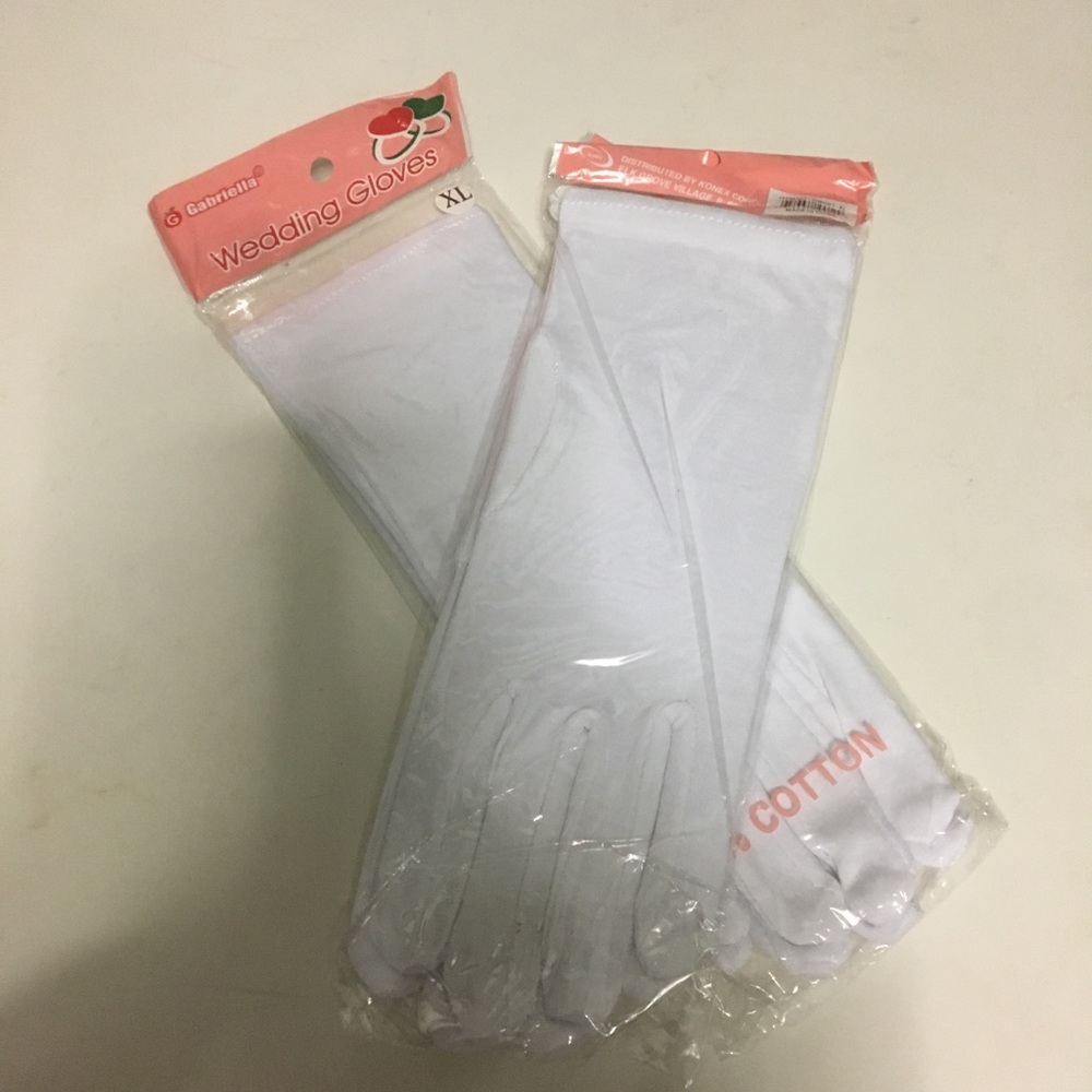 White wedding Gloves